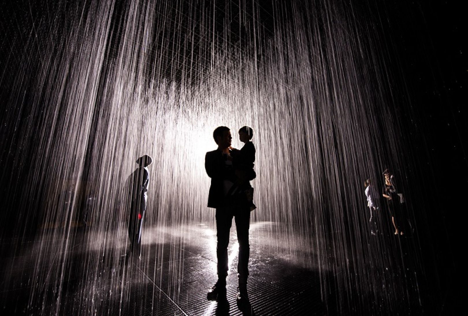 Rain Room — instalación de lluvia controlada por sensores 3D