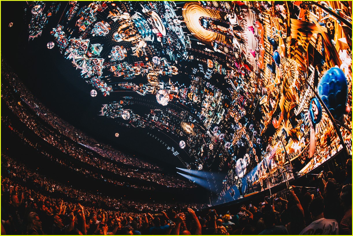 U2 UV Achtung Baby Live — saturación visual y crítica mediática en la Sphere